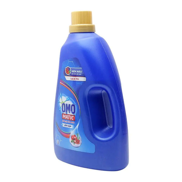 Nước giặt Omo Matic bền đẹp lựu và tre 2.3kg ( chai xanh)