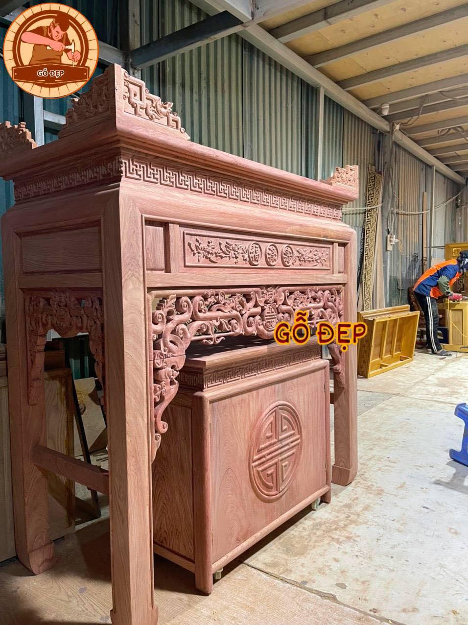 Bàn Thờ Gỗ Hương BT 97 - thiết kế chuẩn phong thủy