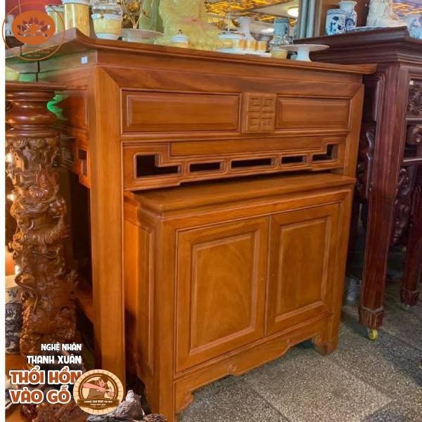 Bàn thờ gỗ hương BT 09 - trưng bày tại cửa hàng