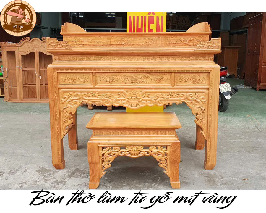 Bàn thờ làm từ gỗ mít vàng