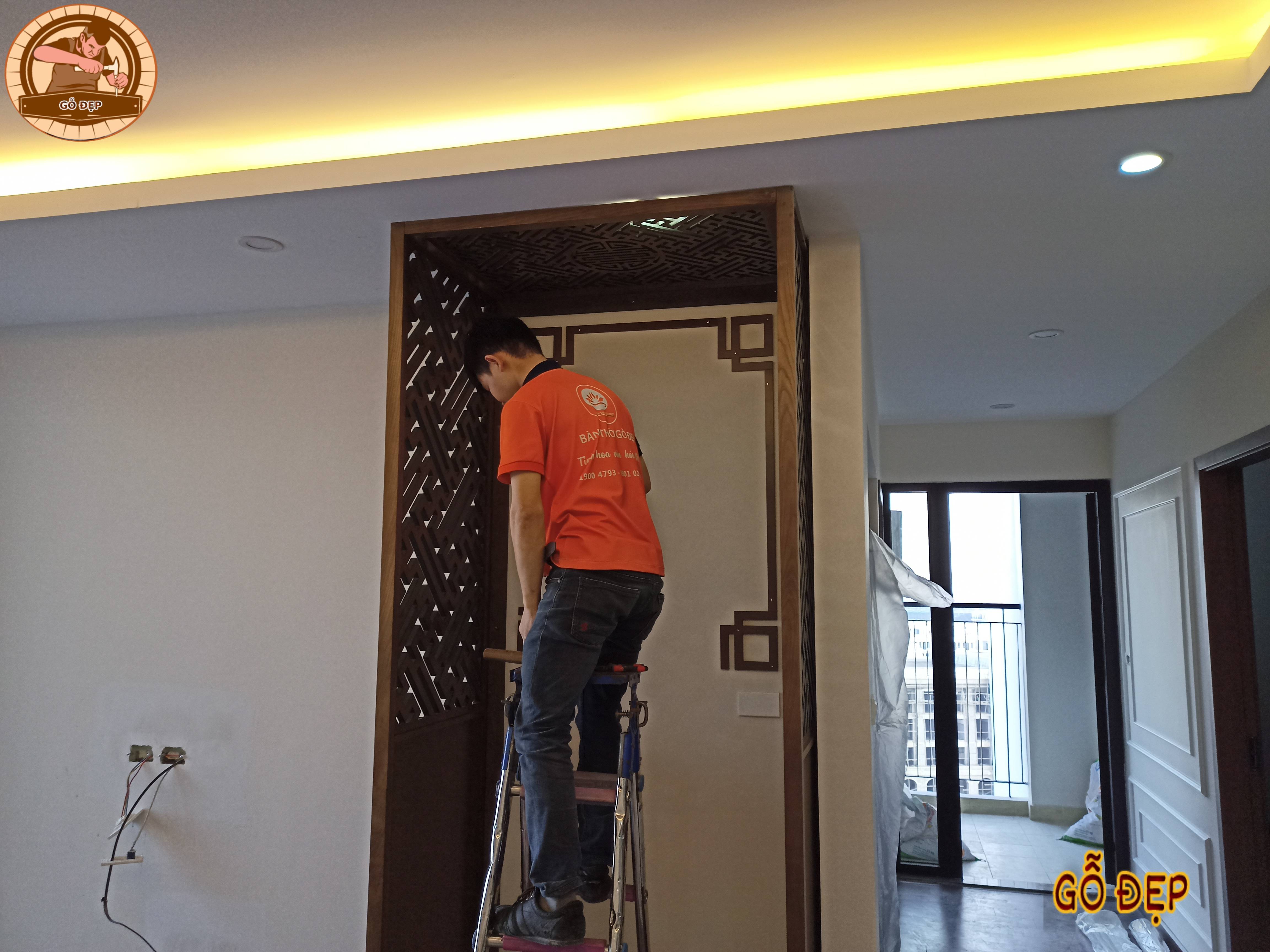 Nhân viên giao hàng và lắp đặt miễn phí