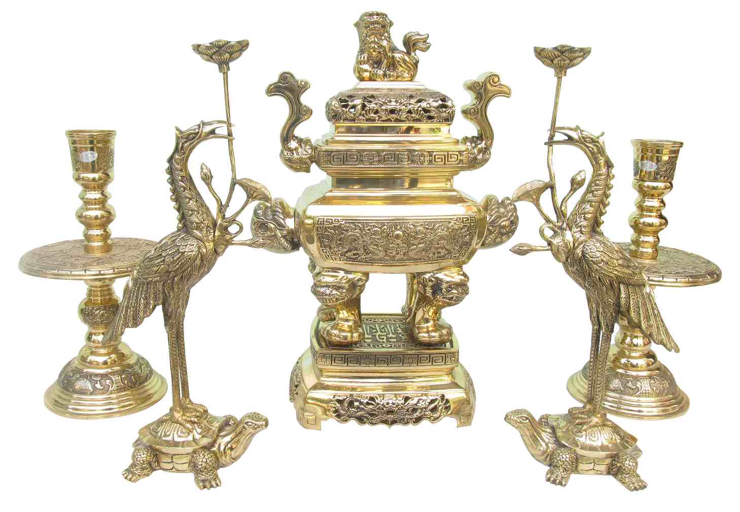 Ý nghĩa của lư hương khi đặt trên bàn thờ tổ tiên