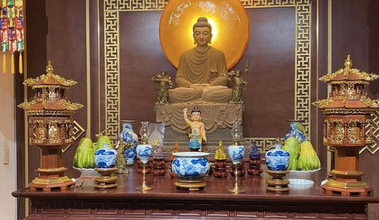 Nguồn gốc của bàn thờ Phật 