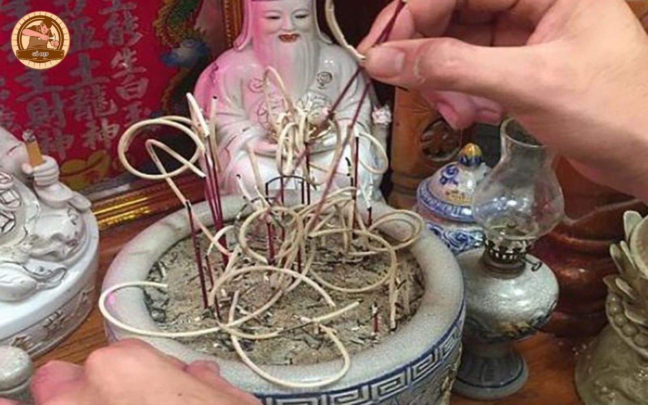 Những lưu ý khi bao sái bàn thờ để tránh phạm phải điều kỵ