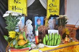 đặt bàn thờ người mới mất