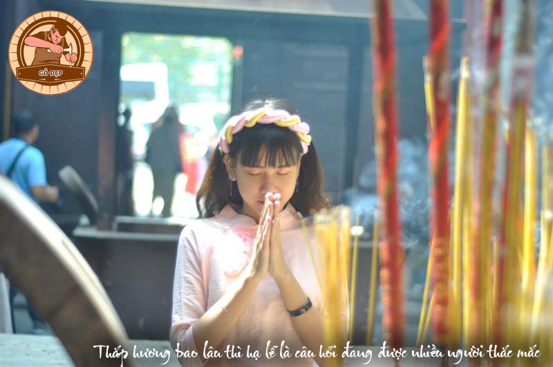 Thắp hương bao lâu thì hạ lễ là câu hỏi đang được nhiều người thắc mắc