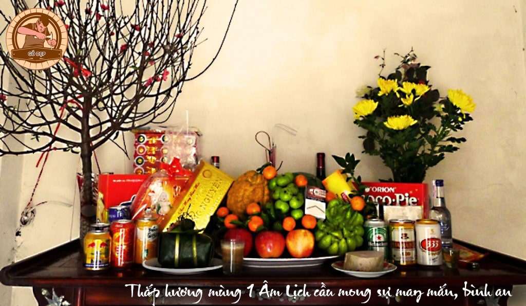 Thắp hương mùng 1 Âm Lịch cầu mong sự may mắn, bình an