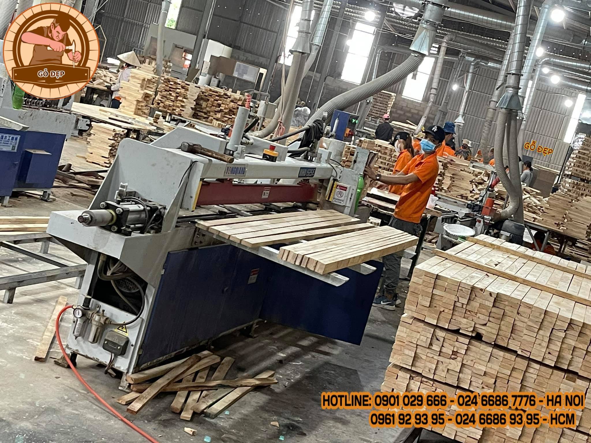 Xưởng sản xuất với máy móc hiện đại