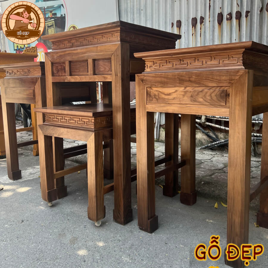 chất liệu gỗ óc chó làm bàn thờ
