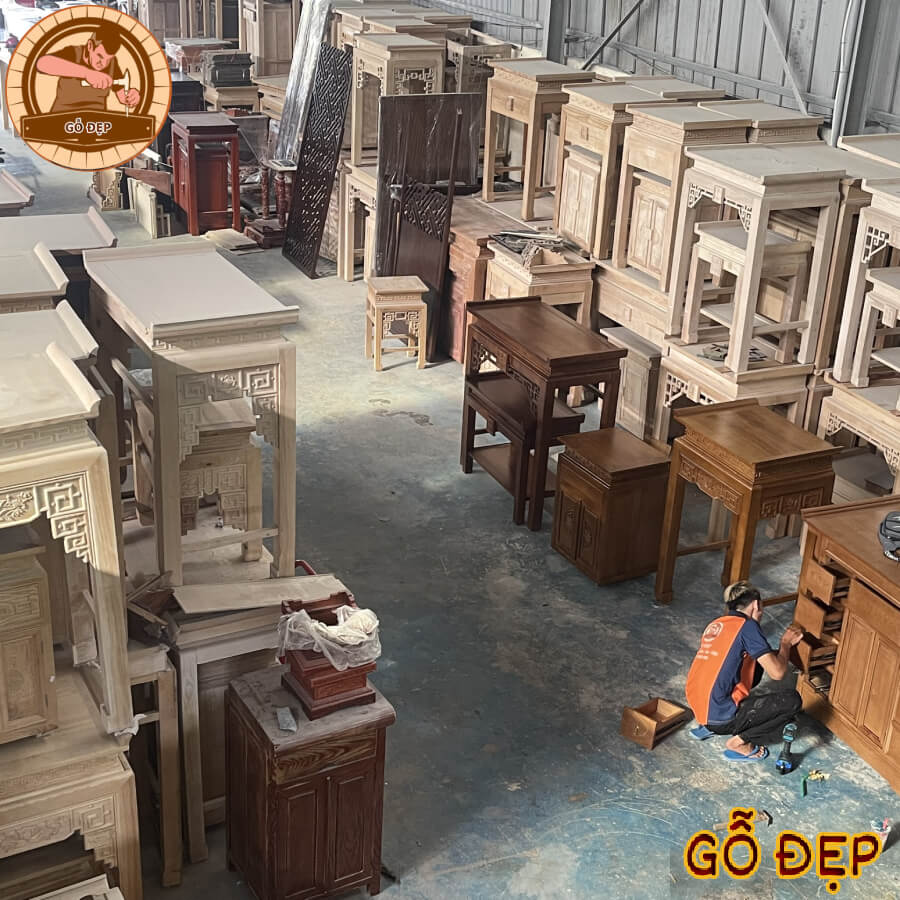 Bàn thờ và tủ thờ nội thất không chỉ là đồ trang trí