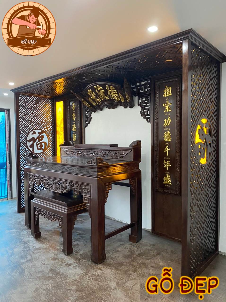 Bàn thờ gỗ gụ Lào BT 0889 - chất liệu bền đẹp