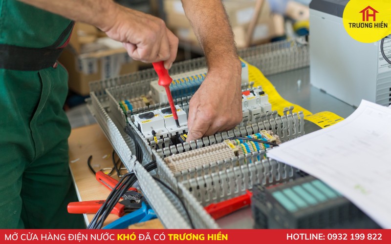 Yêu Cầu Pháp Lý Và Hợp Đồng Lao Động Khi Hợp Tác