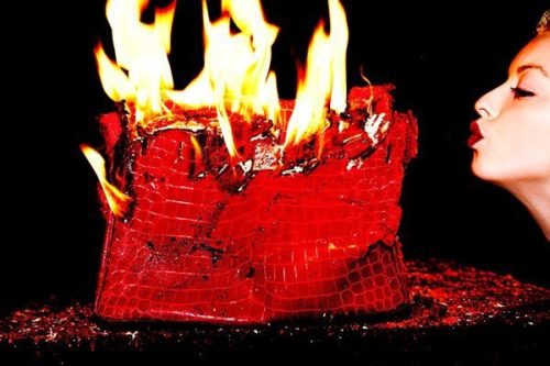 Số phận nghiệt ngã của những chiếc túi Louis Vuitton nghìn đô khi 