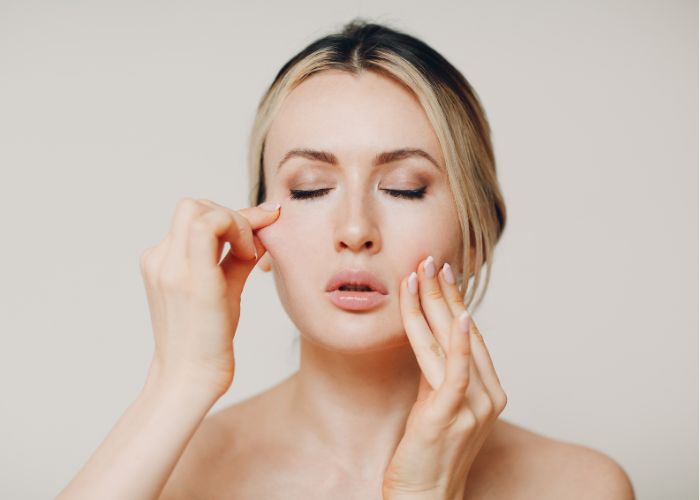 ưu và nhược điểm của căng da mặt chỉ vàng