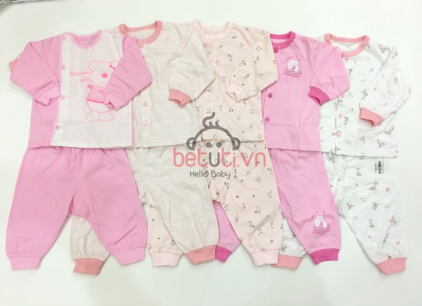 Bộ Mio trong combo đồ sơ sinh mùa thu cho bé gái