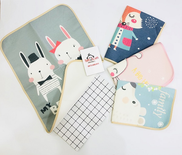 Cận cảnh mặt trên, dưới của lót chống thấm 3D