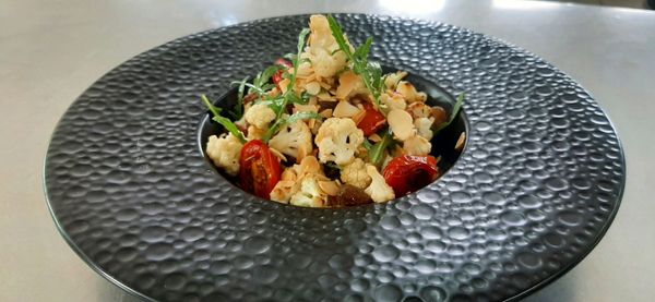 MÓN SALADE CHOUFLEUR AU RAISIN - LỚP CHẾ BIẾN MÓN ĂN ÂU