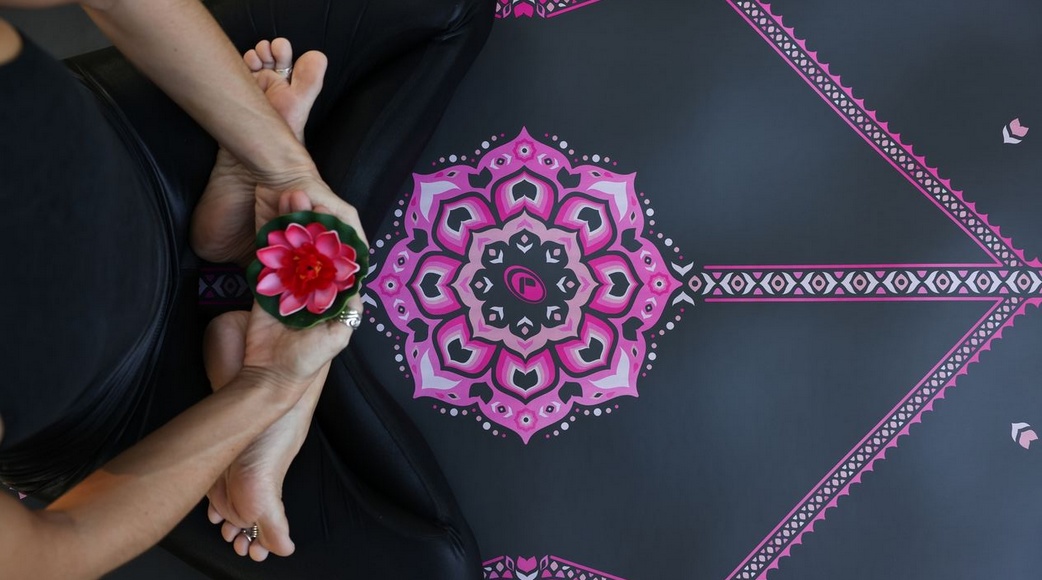 Biểu tượng hoa sen trong triết học và thực hành Yoga