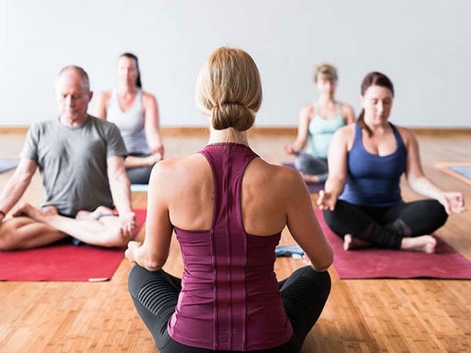 Cân bằng cuộc sống nhờ yoga