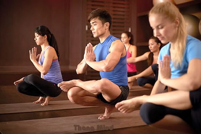 Đàn ông trong lố yoga toàn chị em