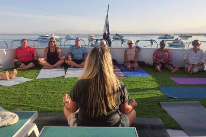 Thực Hành Yoga Bình Minh