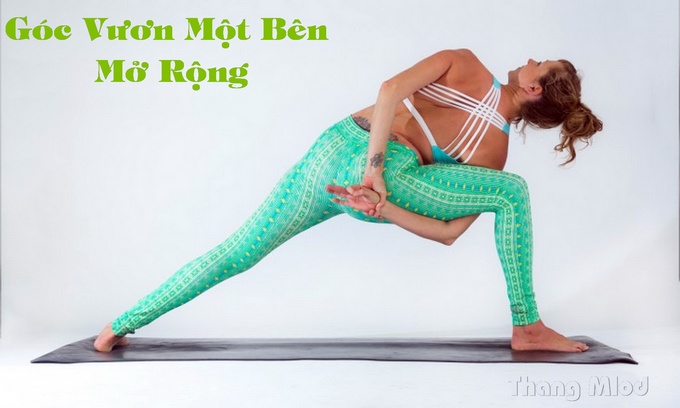 Tư thế Góc Vươn Một Bên Mở Rộng một bên