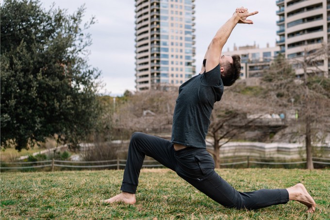 Đau nhức cơ thể sau tuổi 30 không phải là điều tất yếu: giải pháp từ Yoga