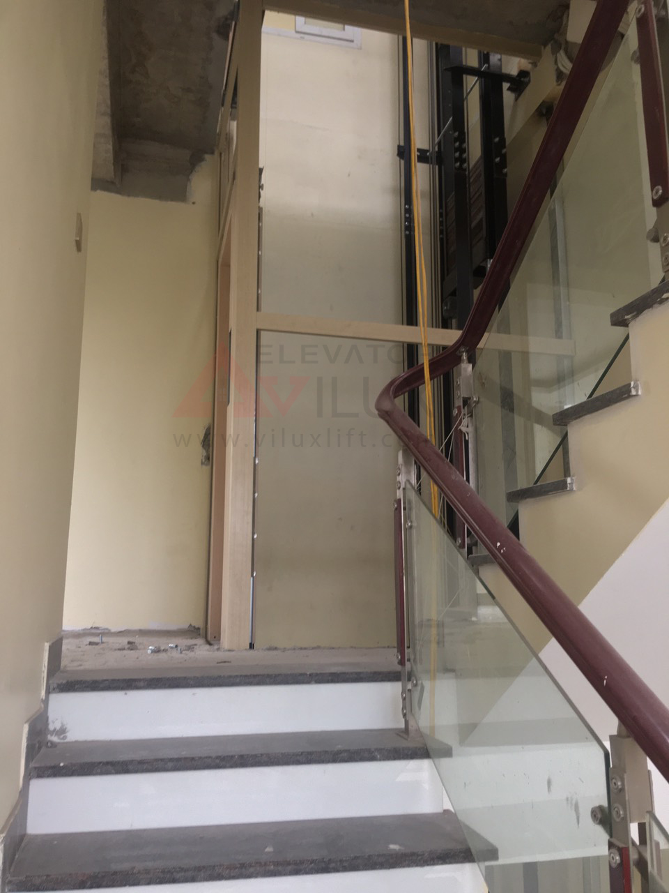 Thi công thang máy cho nhà cải tạo