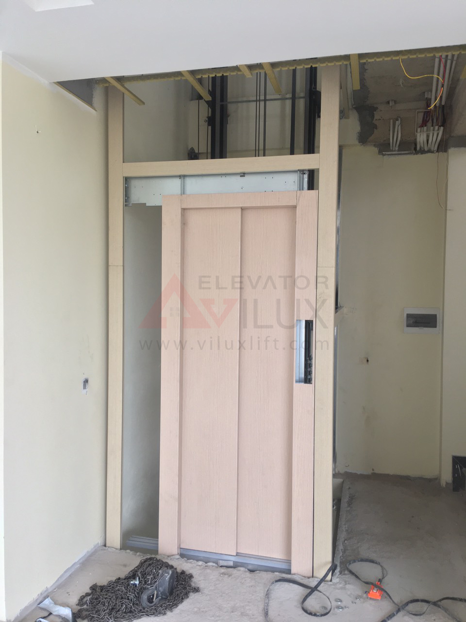 Thi công thang máy cho nhà cải tạo