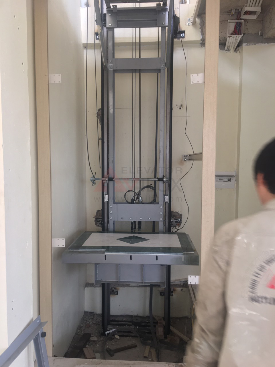 Thi công thang máy cho nhà cải tạo