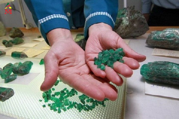 Loại khoáng sản mới có tên gọi là Mariinskit