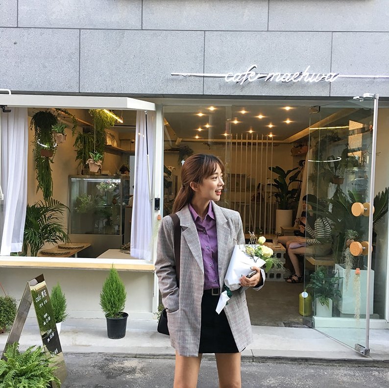 Blazer kẻ caro: Dự là sẽ hot hơn cả cardigan, denim jacket vì fashionista nào cũng đang sở hữu 1 cái