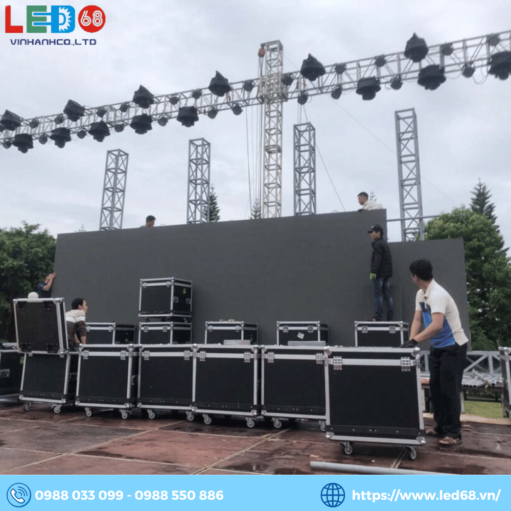 giá thuê màn hình led ngoài trời chỉ bằng số nhỏ so với tự lắp đặt