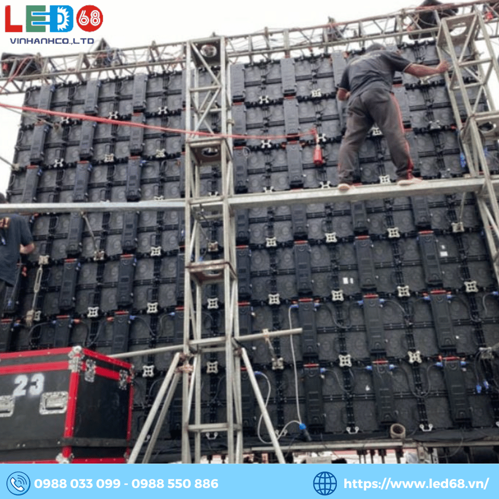 Lắp đặt cabin màn hình LED sân khấu ngoài trời