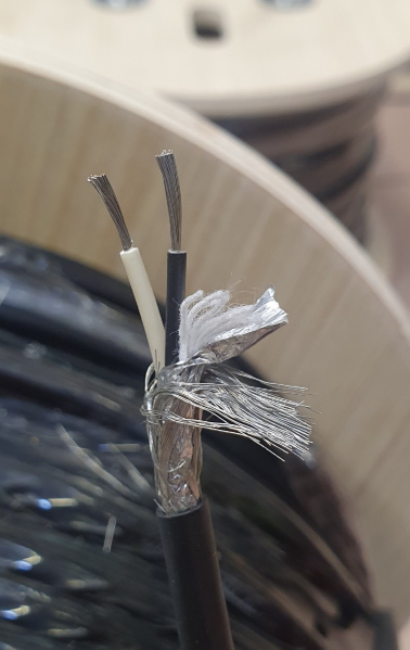 Cáp tín hiệu điều khiển  2*0.5 mm2  - 2 core signal cable - aipu -AIPU-TH-205E