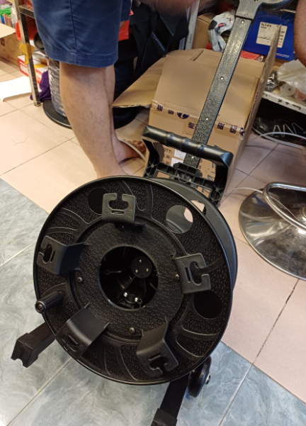 CD-01, Rulo cuốn dây có bánh xe lăn , giúp thi công thuận tiện hơn