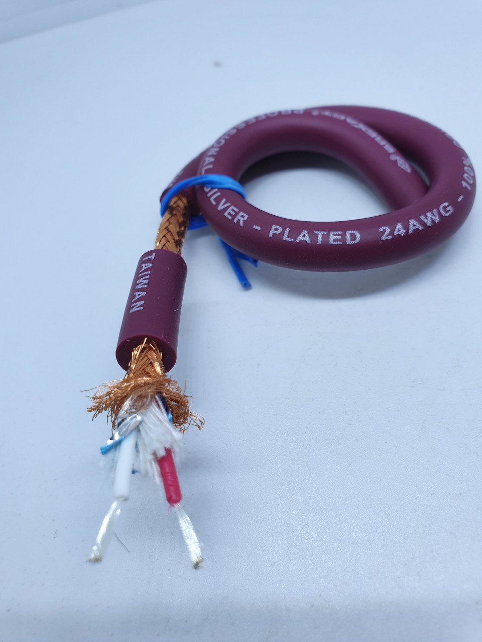 TH 081N- audio cable  24AWG- y digital audio cable