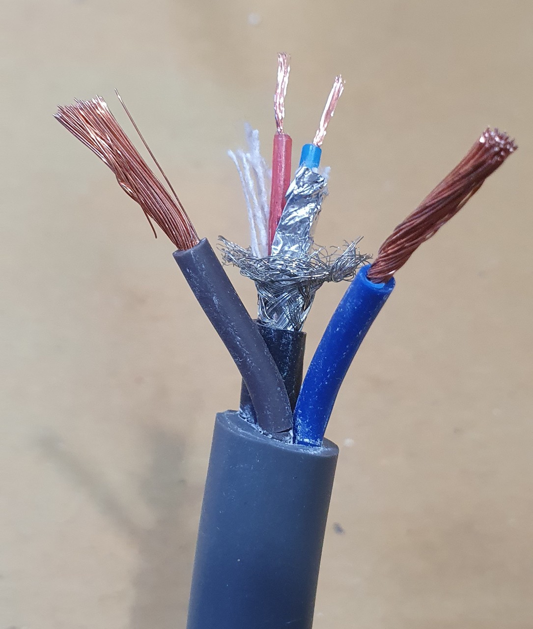 Dây Audio 23AWG+dây nguồn 2x2.5mm HT23325