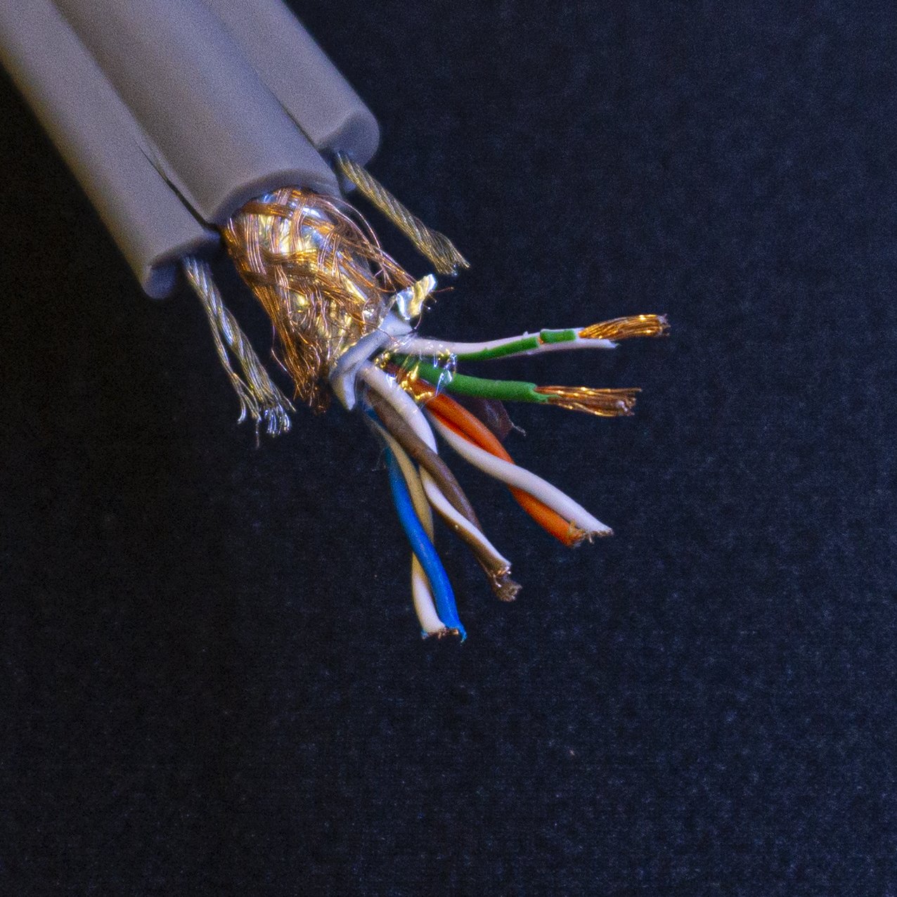 CÁP MẠNG CAT6+ GIA CƯỜNG DÙNG CHO THANG MÁY