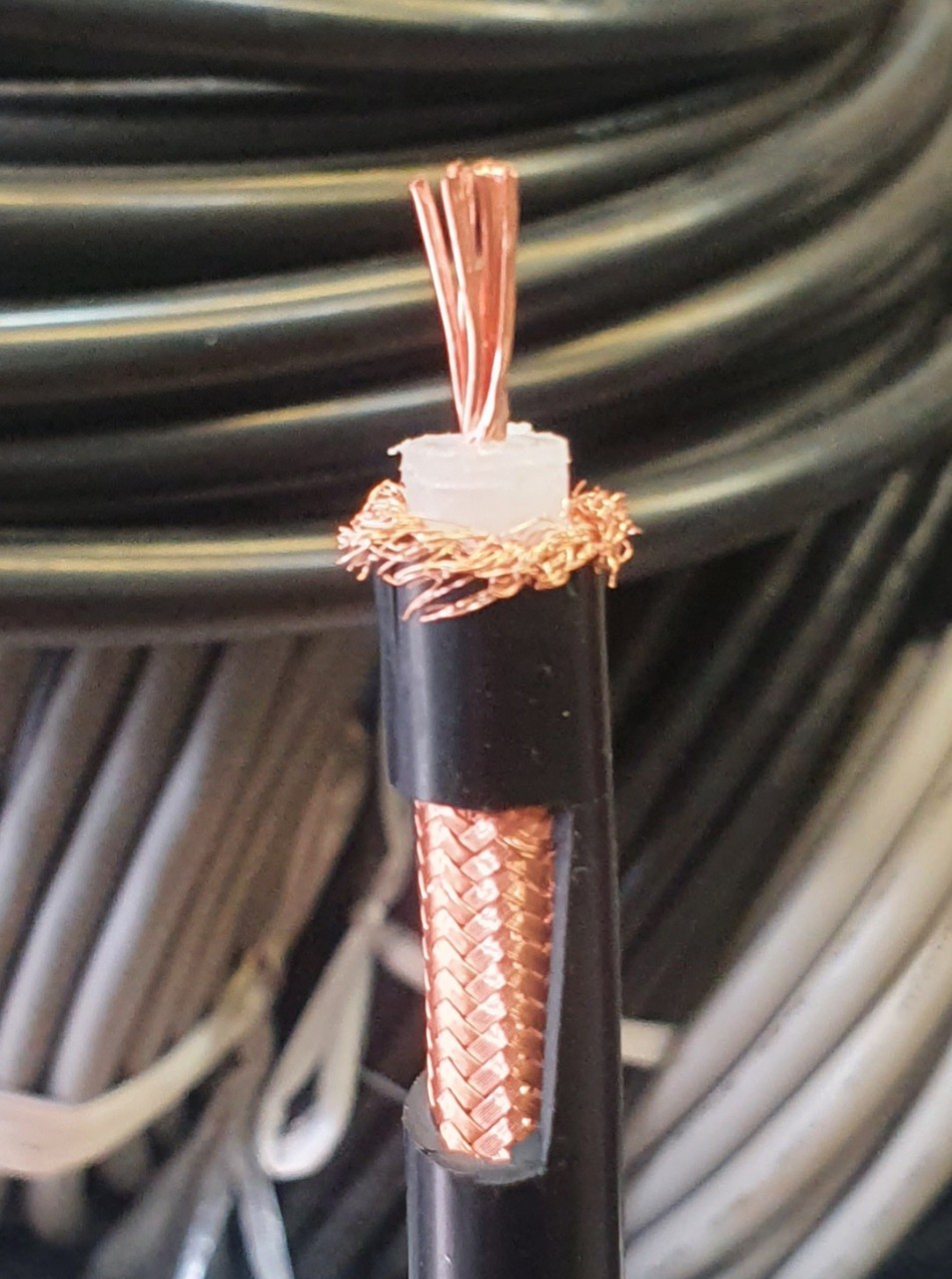 COAXIAL CABLE RG8A/U - Cáp đồng trục RG8A/U