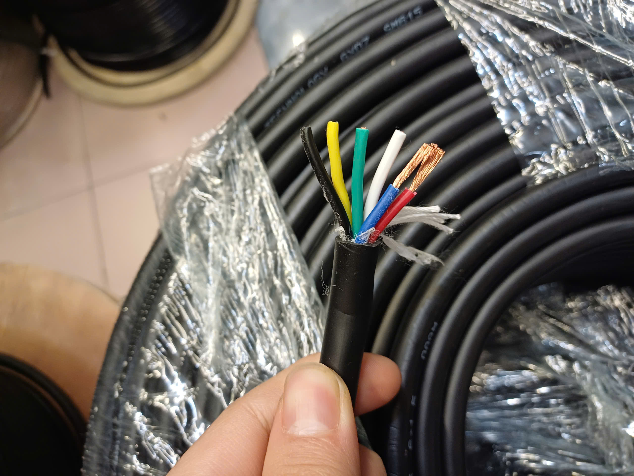 Cáp loa  SM615 6x1.5mm² lõi đồng ko oxy