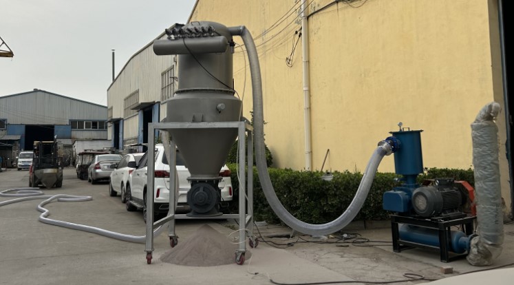 Máy hút hạt nhựa và bột nhựa công suất cao, chiều dài ống 24m