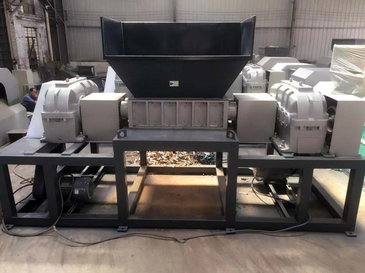 Máy xay nhựa 2 trục