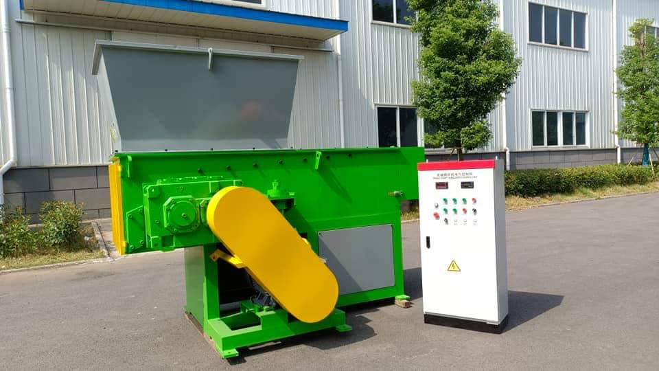 khung chứa bánh đà của máy băm nhựa