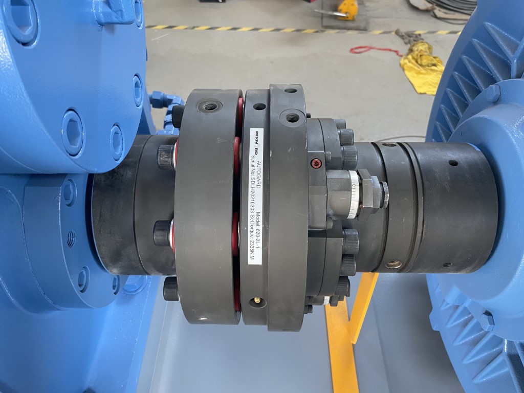 Khớp nối giữa động cơ dẫn động và trục vít (bộ giảm tốc