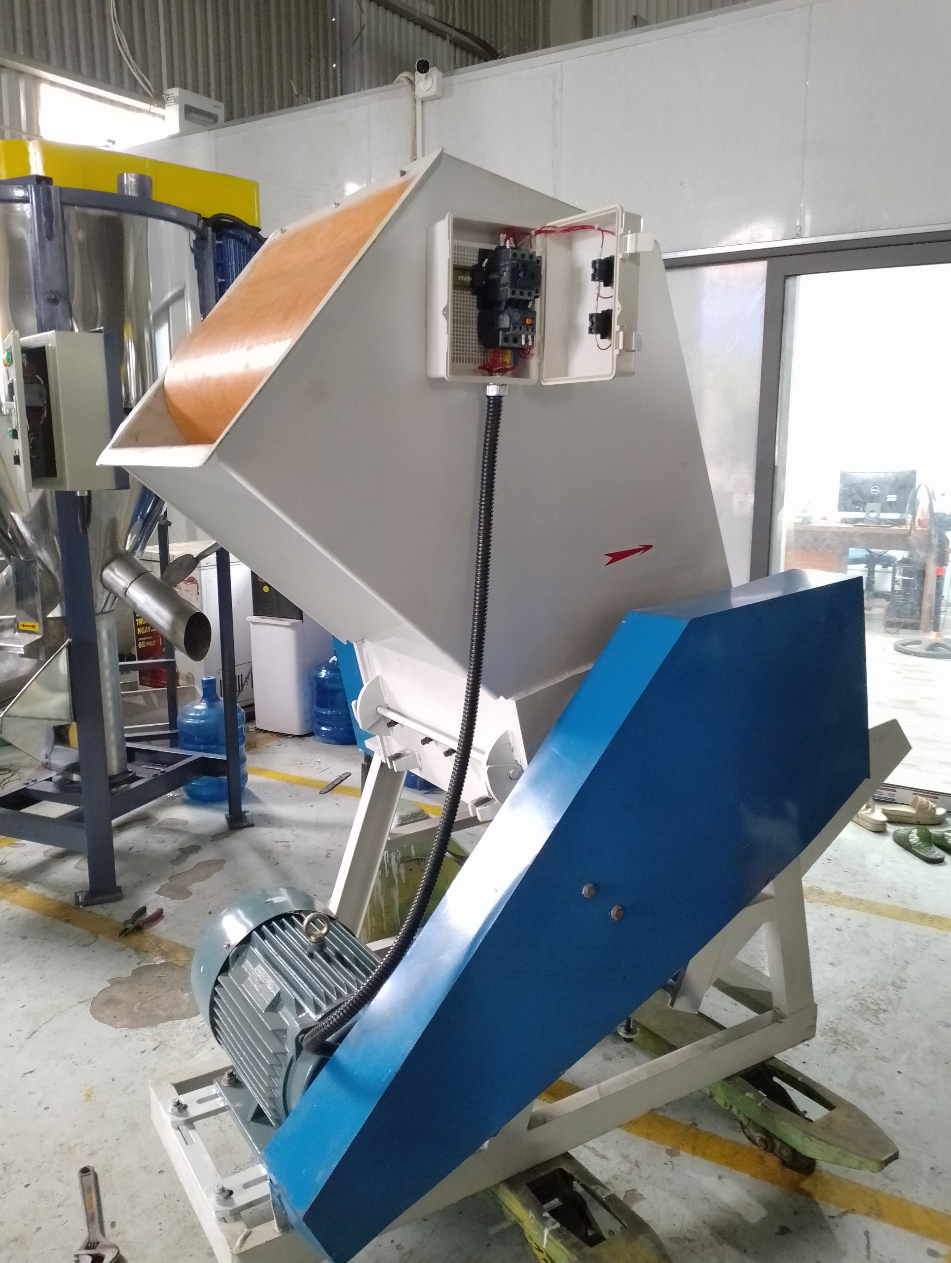 máy băm nhựa đa năng