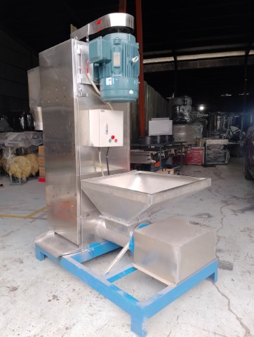 Máy vắt nhựa ly tâm đứng luôn có sẵn tại kho