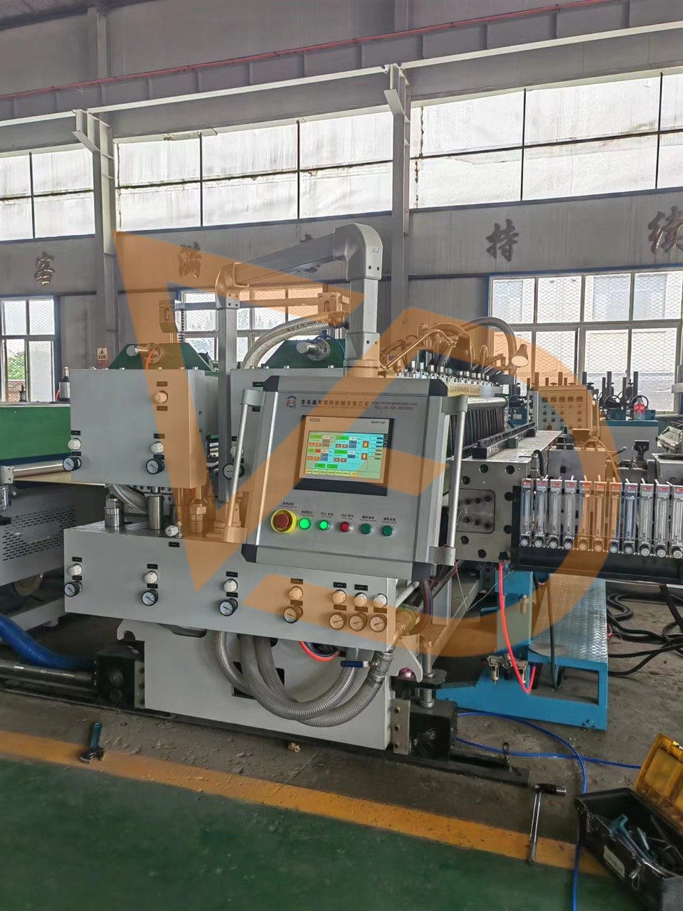 màn hình cảm ứng điều khiển và T-DIE