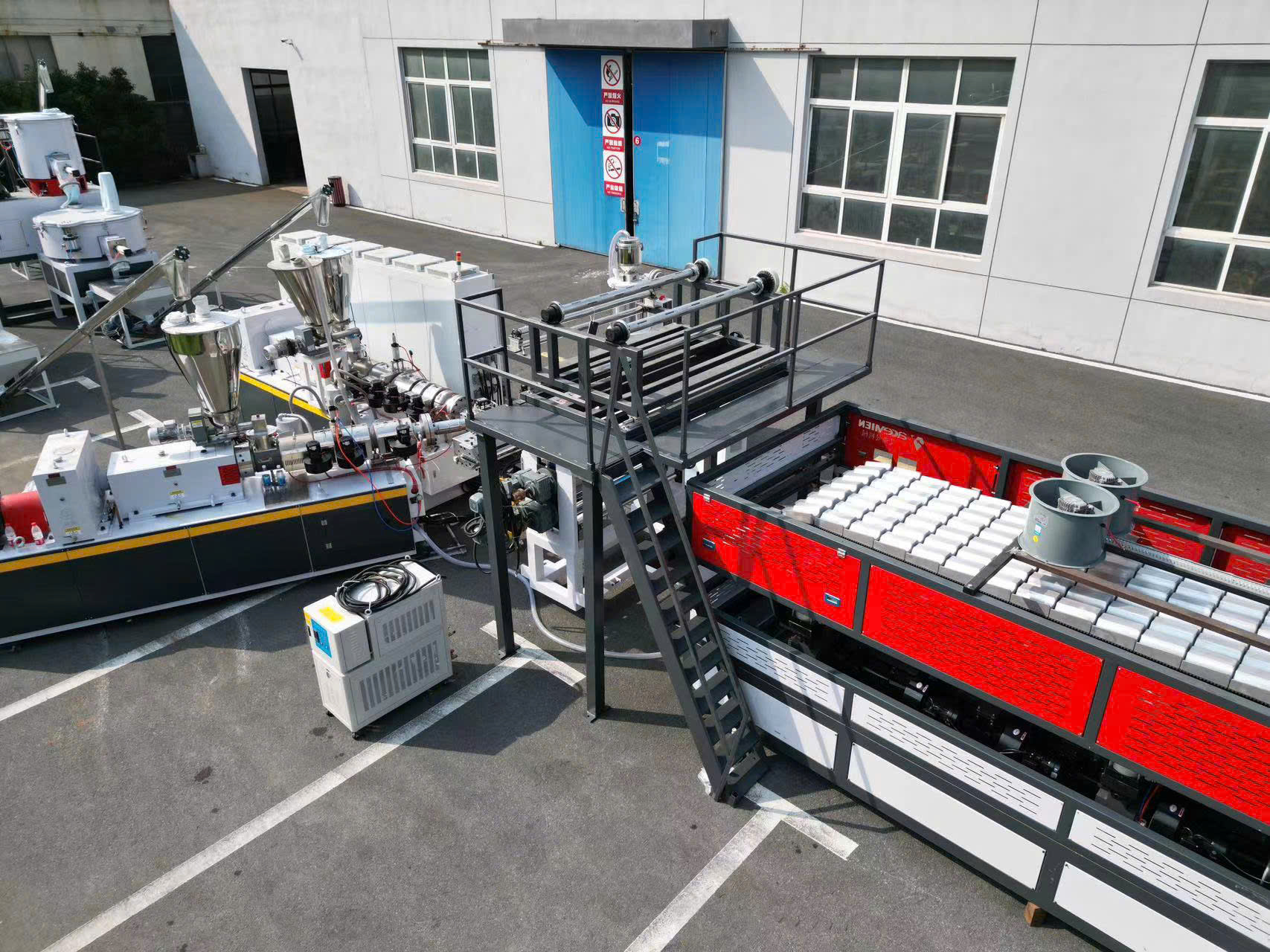 hệ thống sản xuất tấm lợp pvc