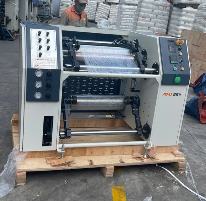 máy sang cuộn màng trong dây chuyền sản xuất màng nhựa